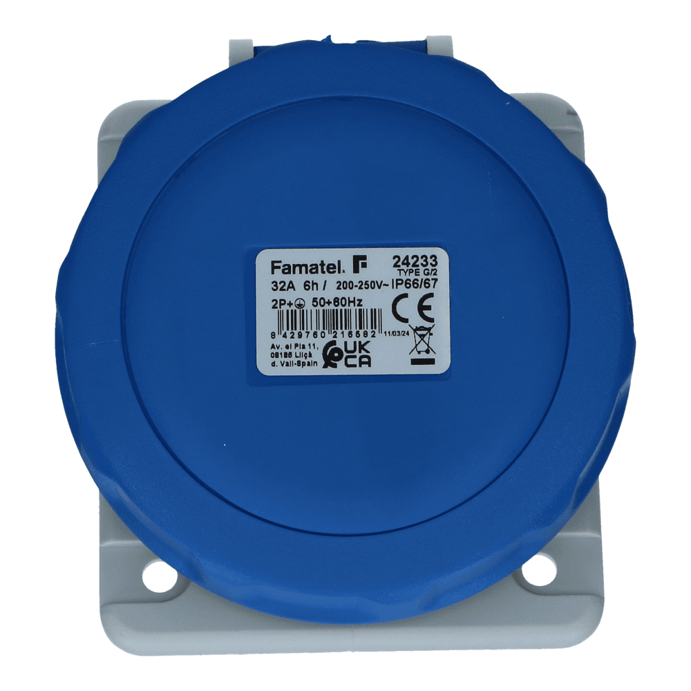 CEE female 3 polig 6H 32A IP67 inbouw wcd 220-240VAC CEE female 3 polig 6H 32A IP67 inbouw wcd 220-240VAC
