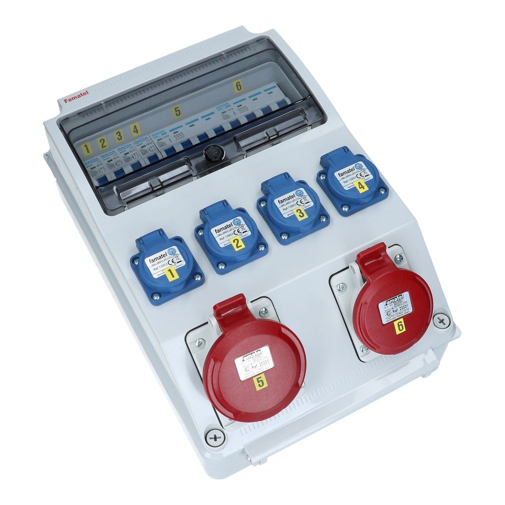 Wandverdeelkast IP44 beveiligd: 1x CEE 32A 5p 1x16A 5p 4x schuko