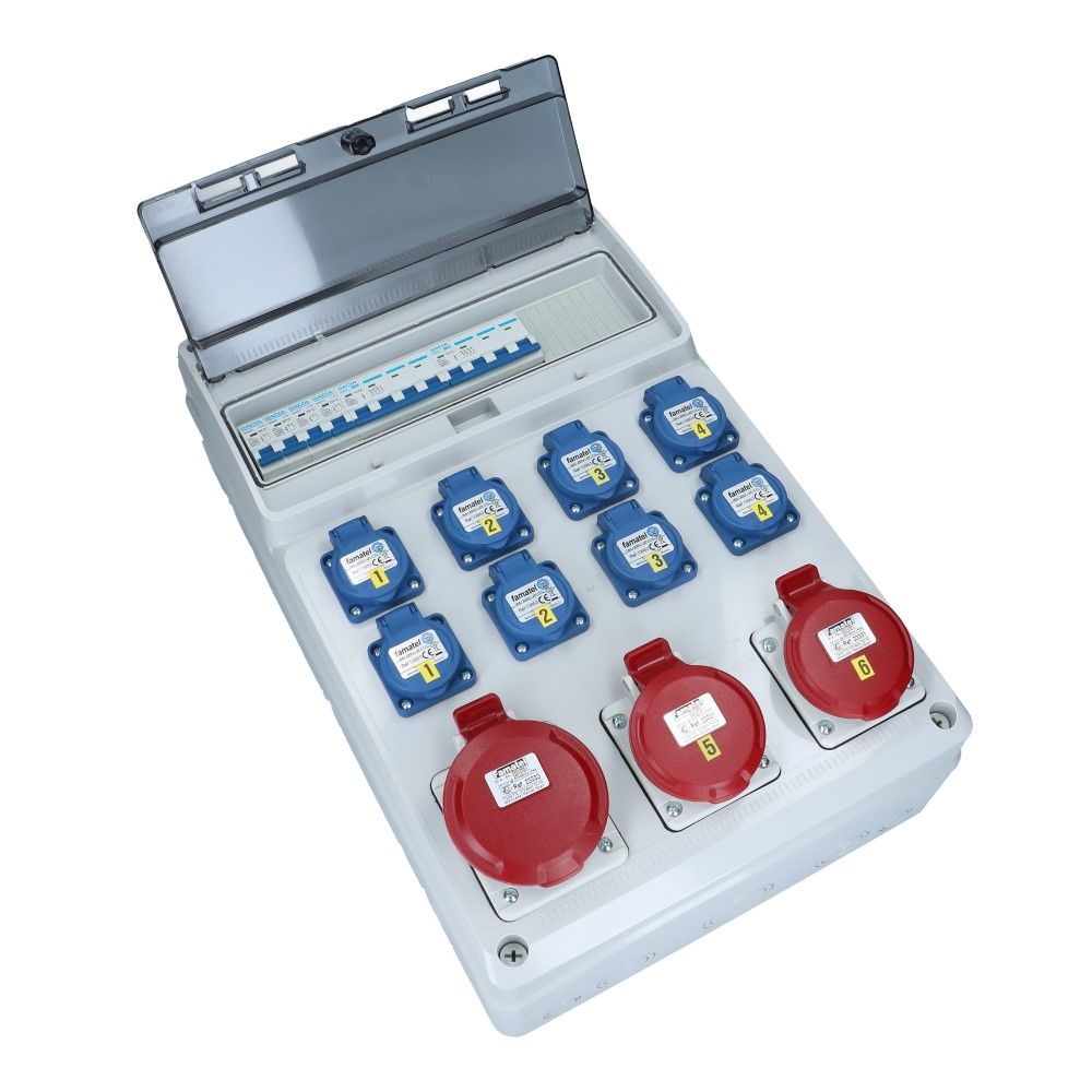 Wandverdeelkast IP44 1x CEE 32A 5p beveiligd: 2x16A 5p 8x schuko per 2 Wandverdeelkast IP44 1x CEE 32A 5p beveiligd: 2x16A 5p 8x schuko per 2