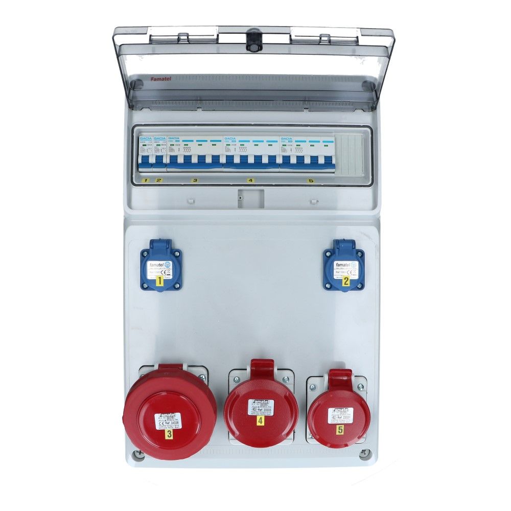 Wandverdeelkast IP44 beveiligd: 1x CEE 63A 5p 1x32A 5p 1x16A 5p 2x schuko Wandverdeelkast IP44 beveiligd: 1x CEE 63A 5p 1x32A 5p 1x16A 5p 2x schuko