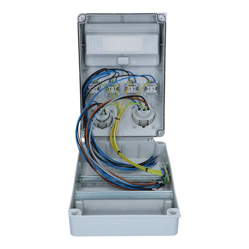 Wandverdeelkast voorbedraad IP44 1x CEE 32A 5p 1x16A 5p 4x schuko Wandverdeelkast voorbedraad IP44 1x CEE 32A 5p 1x16A 5p 4x schuko