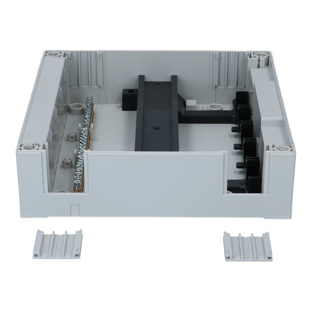 Zijaanzicht lege groepenkast 1x12 modules koppelbaar Zijaanzicht lege groepenkast 1x12 modules koppelbaar