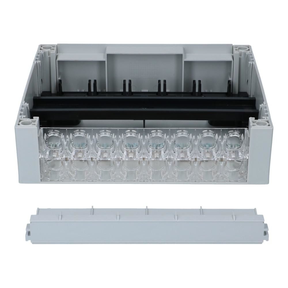 Vooraanzicht lege groepenkast 1x12 modules koppelbaar met klep aan voorkant losgekoppeld Vooraanzicht lege groepenkast 1x12 modules koppelbaar met klep aan voorkant losgekoppeld