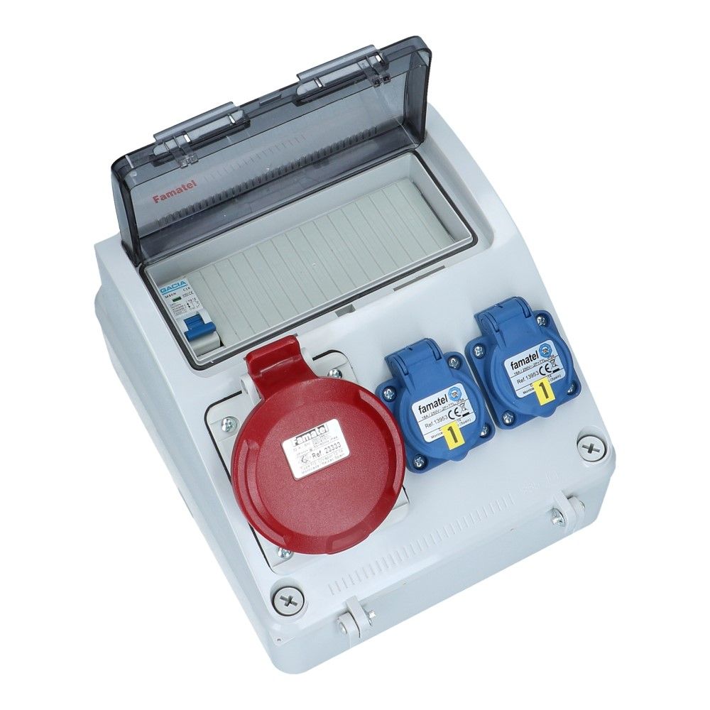 Wandverdeelkast IP44 1x CEE 32A 5p beveiligd: 2x schuko per 2 Wandverdeelkast IP44 1x CEE 32A 5p beveiligd: 2x schuko per 2