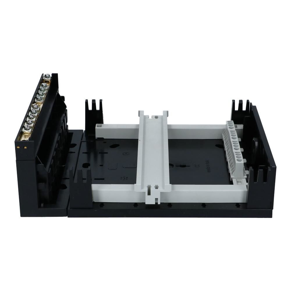 Ledige groepenkast 1x12 modules met verhoogd met buisinvoer Ledige groepenkast 1x12 modules met verhoogd met buisinvoer