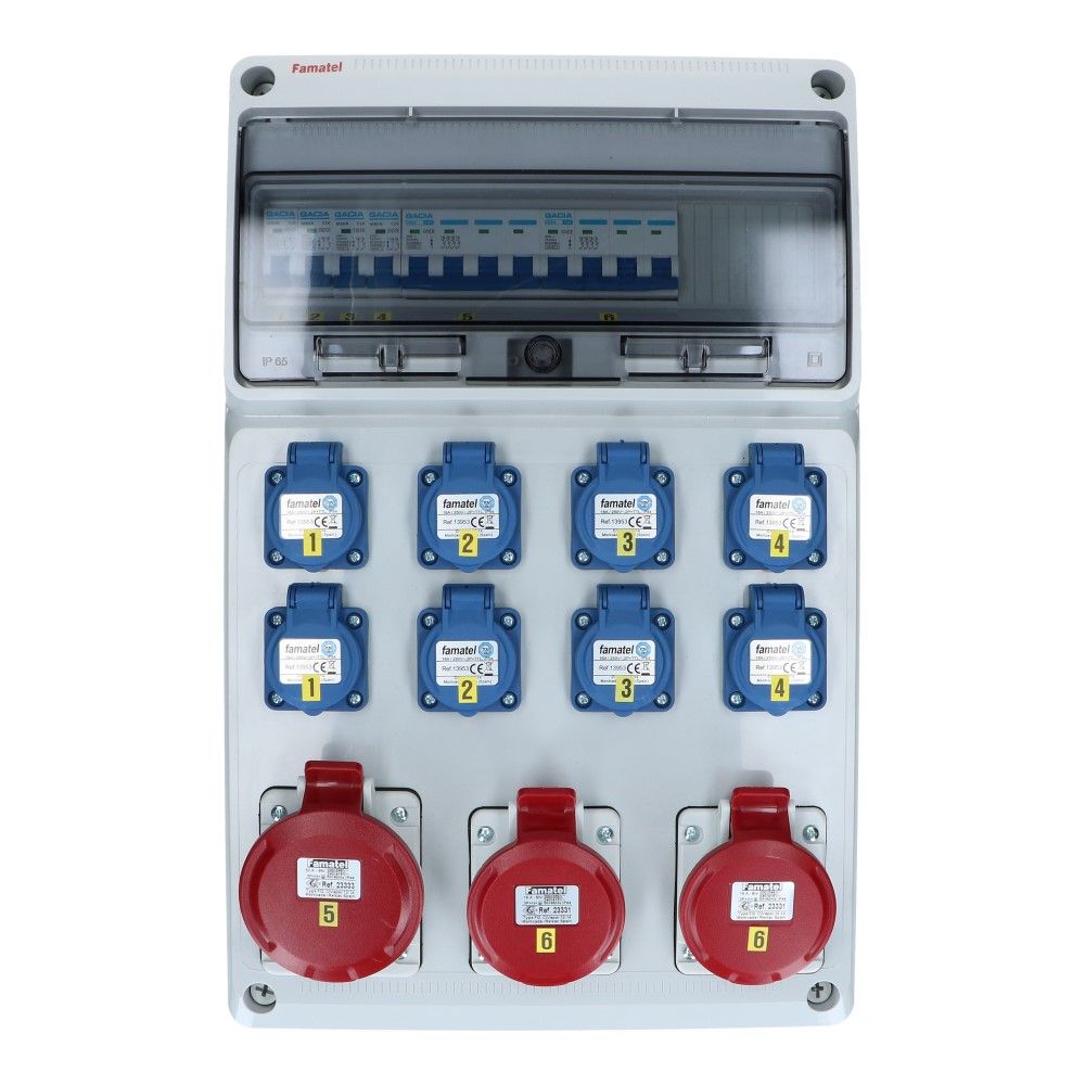 Wandverdeelkast IP44 beveiligd: 1x CEE 32A 5p 2x16A 5p 8x schuko per 2 Wandverdeelkast IP44 beveiligd: 1x CEE 32A 5p 2x16A 5p 8x schuko per 2